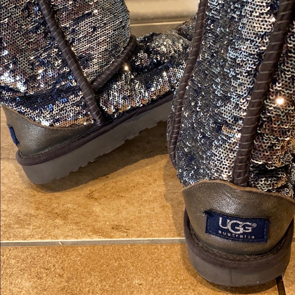 Ugh classic short sequin boot